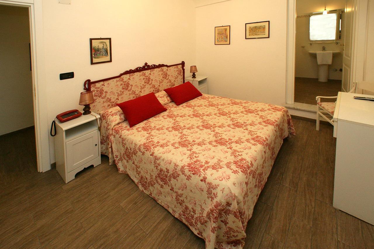 Hotel Sereno Cogoleto Buitenkant foto