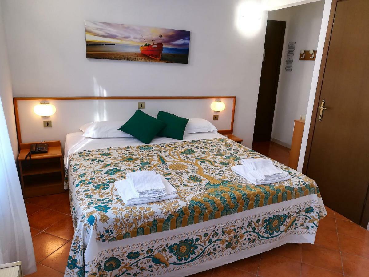 Hotel Sereno Cogoleto Buitenkant foto